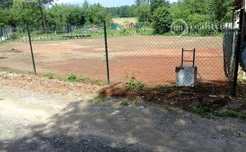 KRÁSNOHORSKÁ DLHÁ LÚKA - 761 M2 V CHATÁRSKEJ LOKALITE  PRI JASKYNI.