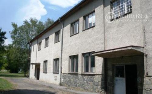 ŠARIŠSKÉ MICHAĽANY - TOP INVESTÍCIA SKLADY, VÝROBA, KANCELÁRIE, VLEČKA.