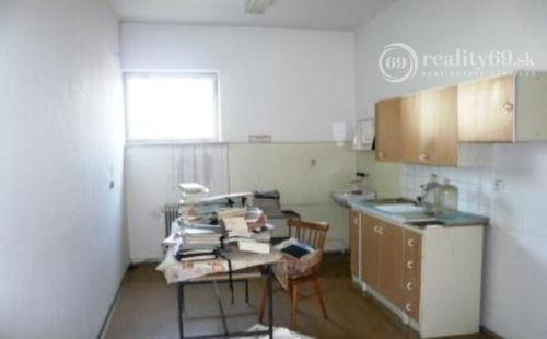 ŠARIŠSKÉ MICHAĽANY - TOP INVESTÍCIA SKLADY, VÝROBA, KANCELÁRIE, VLEČKA.