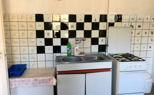 MAĎARSKO - TELKIBÁNYA  2 IZBOVÝ RD  VYHĽADÁVANÁ LOKALITA SLOVÁKOV