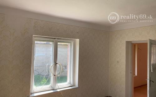 REZERVOVANÉ - MAĎARSKO - PERKUPA VEĽKÝ 3 IZBOVÝ DOM, PEKNÝ POZEMOK.