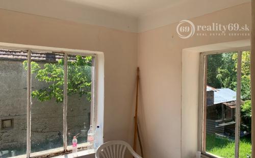 REZERVOVANÉ - MAĎARSKO - PERKUPA VEĽKÝ 3 IZBOVÝ DOM, PEKNÝ POZEMOK.