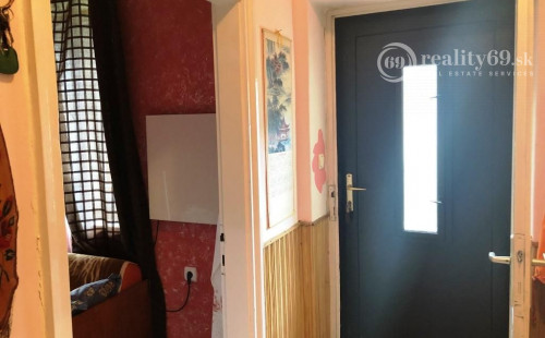 MAĎARSKO - PÁLHÁZA 6 IZBOVÝ TEHLOVÝ RODINNÝ DOM NA PRIESTRANNOM POZEMKU 3210 M2