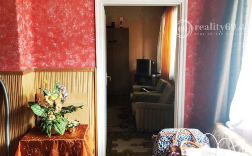 MAĎARSKO - PÁLHÁZA 6 IZBOVÝ TEHLOVÝ RODINNÝ DOM NA PRIESTRANNOM POZEMKU 3210 M2