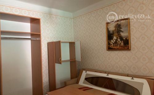 REZERVOVANÉ - MAĎARSKO - PERKUPA VEĽKÝ 3 IZBOVÝ DOM SUPER STAV, UPRAVENÝ POZEMOK.