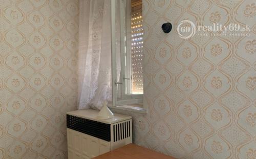 REZERVOVANÉ - MAĎARSKO - PERKUPA VEĽKÝ 3 IZBOVÝ DOM SUPER STAV, UPRAVENÝ POZEMOK.