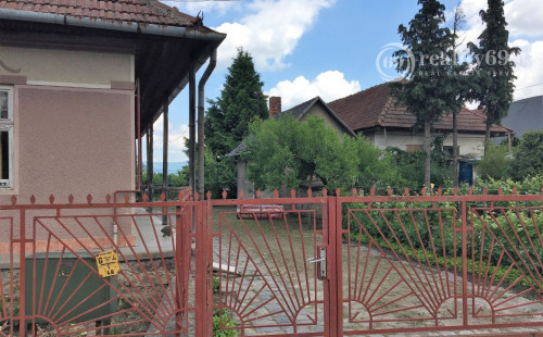 MAĎARSKO - ALSOREGMEC 2 IZBOVÝ DOM DOBRÝ STAV, POZEMOK 2000 M2.