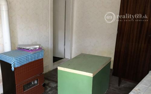 MAĎARSKO - ALSOREGMEC 2 IZBOVÝ DOM DOBRÝ STAV, POZEMOK 2000 M2.