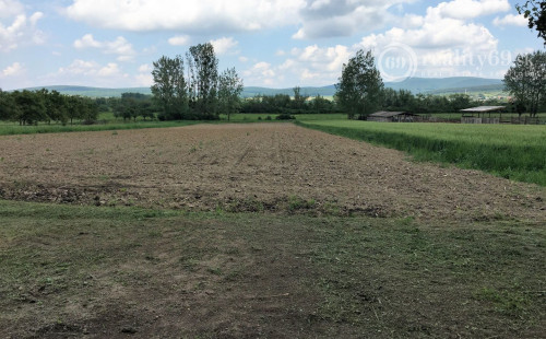 MAĎARSKO - ALSOREGMEC 2 IZBOVÝ DOM DOBRÝ STAV, POZEMOK 2000 M2.