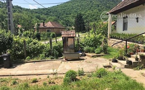 MAĎARSKO - BÓDVASZILAS  3 IZBOVÝ RD S VÍNNOU PIVNICOU, POZEMOK 1000 M2