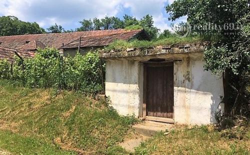 MAĎARSKO - BÓDVASZILAS  3 IZBOVÝ RD S VÍNNOU PIVNICOU, POZEMOK 1000 M2