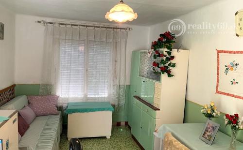 MAĎARSKO - PERKUPA 2 DOMY NA POZEMKU V CENTRE OBCE TOP STAV.