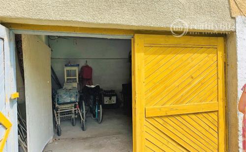 MAĎARSKO - ALSÓTELEKES RODINNÝ DOM  S HOSPODÁRSKOU BUDOVOU, GARÁŽ, VÍNNA PIVNICA, POZEMOK 2000 M2.