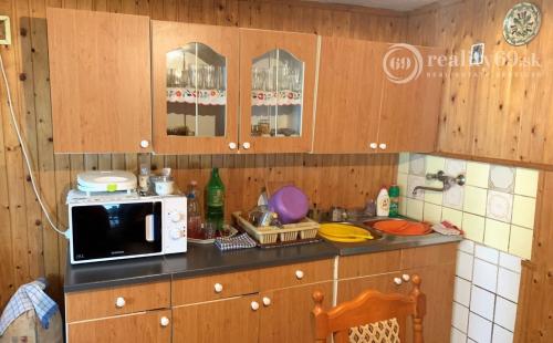 MAĎARSKO - FONY GAZDOVSKÝ  4 IZBOVÝ RD S VEĽKÝM DVOROM A OVOCNOU ZÁHRADOU