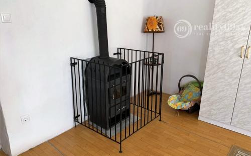 MAĎARSKO - FONY GAZDOVSKÝ  4 IZBOVÝ RD S VEĽKÝM DVOROM A OVOCNOU ZÁHRADOU