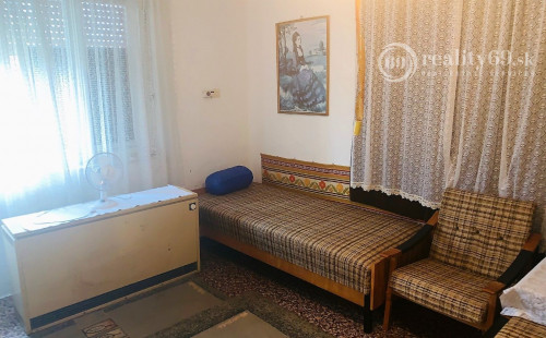 MAĎARSKO - SZUHOGY 3 IZBOVÝ RD S HALOU, GARÁŽ, POZEMOK 800 M2