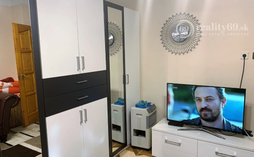 MAĎARSKO - GONC 4 IZBOVÝ ZATEPLENÝ RD S VEĽKOU KUCHYŇOU, 2x GARÁŽ, POZEMOK 1100 M2