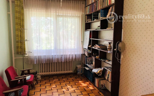 MAĎARSKO - BOLDVA POSCHODOVÝ TEHLOVÝ DOM S POZEMKOM 1000 M2