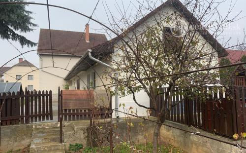 MAĎARSKO - SZOGLIGET 5 IZBOVÝ PRIESTRANNÝ RD , POZEMOK 1000 M2