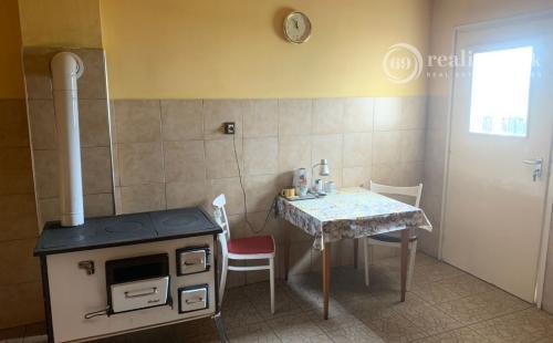 MAĎARSKO - SZOGLIGET 5 IZBOVÝ PRIESTRANNÝ RD , POZEMOK 1000 M2