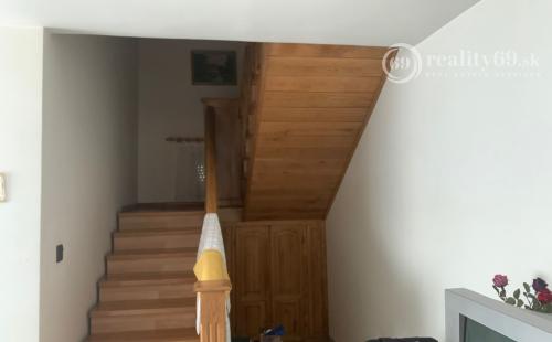 MAĎARSKO - SZOGLIGET 5 IZBOVÝ PRIESTRANNÝ RD , POZEMOK 1000 M2