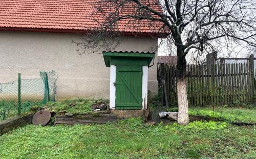 MAĎARSKO - AGGTELEK 4 IZBOVÝ TEHLOVÝ RD S NOVOU STRECHOU SUPER STAV