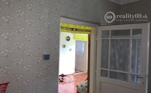 MAĎARSKO - AGGTELEK 4 IZBOVÝ TEHLOVÝ RD S NOVOU STRECHOU SUPER STAV