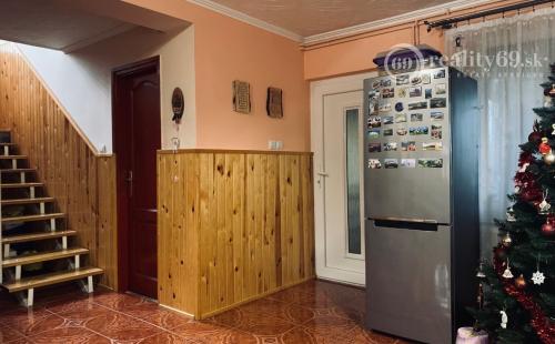 MAĎARSKO - SZOGLIGET 4 IZBOVÝ RODINNÝ DOM PO REKONŠTRUKCII S GARÁŽOU