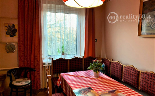 MAĎARSKO - SZALONNA 5 IZBOVÝ POSCHODOVÝ RODINNÝ DOM S VEĽKÝM POZEMKOM 2000 M2