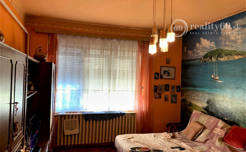 MAĎARSKO - SZALONNA 5 IZBOVÝ POSCHODOVÝ RODINNÝ DOM S VEĽKÝM POZEMKOM 2000 M2