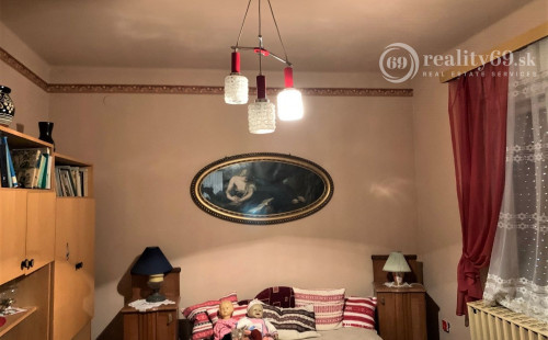 MAĎARSKO - SZALONNA 5 IZBOVÝ POSCHODOVÝ RODINNÝ DOM S VEĽKÝM POZEMKOM 2000 M2