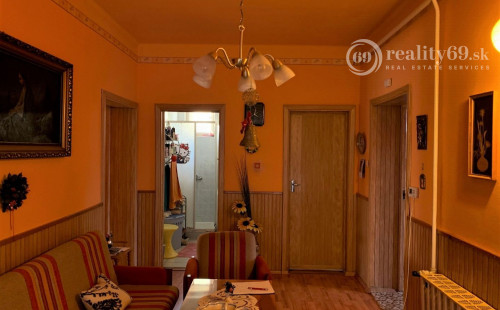 MAĎARSKO - SZALONNA 5 IZBOVÝ POSCHODOVÝ RODINNÝ DOM S VEĽKÝM POZEMKOM 2000 M2