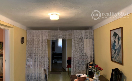 MAĎARSKO - SZALONNA 5 IZBOVÝ POSCHODOVÝ RODINNÝ DOM S VEĽKÝM POZEMKOM 2000 M2