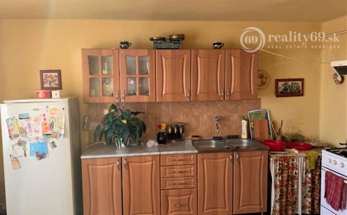 MAĎARSKO - SZALONNA 5 IZBOVÝ POSCHODOVÝ RODINNÝ DOM S VEĽKÝM POZEMKOM 2000 M2