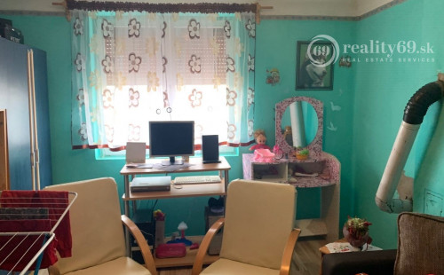 MAĎARSKO - SZUHOGY 3 IZBOVÝ RODINNÝ DOM S VEĽKOU ZÁHRADOU 1000 M2