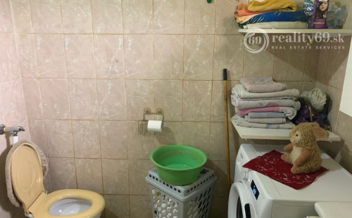 MAĎARSKO - SZUHOGY 3 IZBOVÝ RODINNÝ DOM S VEĽKOU ZÁHRADOU 1000 M2