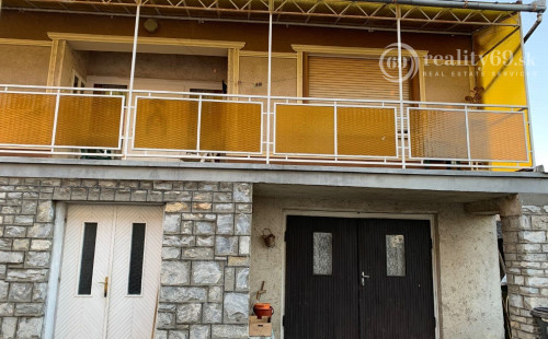 MAĎARSKO - SZALONNA 5 IZBOVÝ POSCHODOVÝ RODINNÝ DOM S VEĽKÝM POZEMKOM 2000 M2
