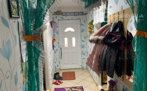 MAĎARSKO - SZUHOGY 3 IZBOVÝ RODINNÝ DOM S VEĽKOU ZÁHRADOU 1000 M2