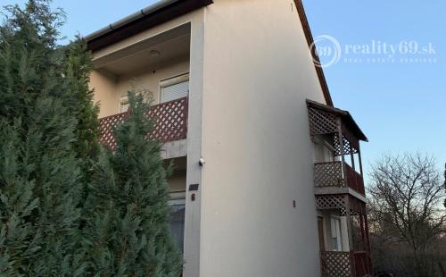 MAĎARSKO - EDELÉNY 4 IZBOVÝ RODINNÝ DOM BLÍZKO CENTRA MESTA V TICHOM PROSTREDÍ