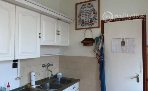 MAĎARSKO - EDELÉNY 4 IZBOVÝ RODINNÝ DOM BLÍZKO CENTRA MESTA V TICHOM PROSTREDÍ