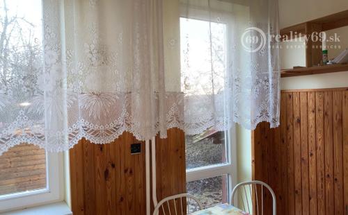 MAĎARSKO - EDELÉNY 4 IZBOVÝ RODINNÝ DOM BLÍZKO CENTRA MESTA V TICHOM PROSTREDÍ