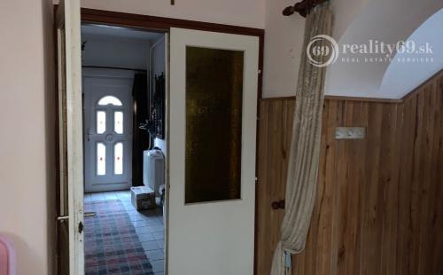 MAĎARSKO - EDELÉNY 4 IZBOVÝ RODINNÝ DOM BLÍZKO CENTRA MESTA V TICHOM PROSTREDÍ