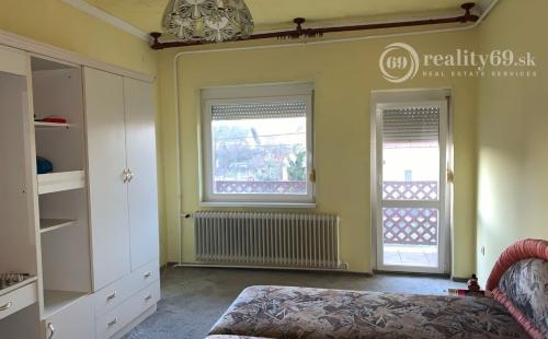 MAĎARSKO - EDELÉNY 4 IZBOVÝ RODINNÝ DOM BLÍZKO CENTRA MESTA V TICHOM PROSTREDÍ