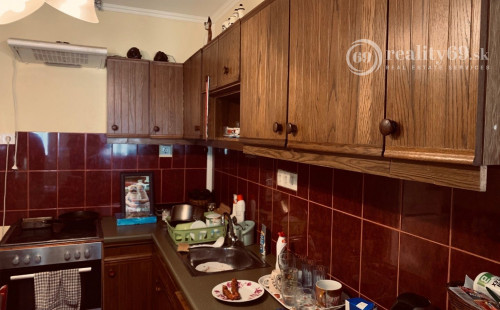 MAĎARSKO - PERKUPA 2 IZBOVÝ RODINNÝ DOM  S VEĽKOU ZÁHRADOU + 2 DOMY NA POZEMKU.