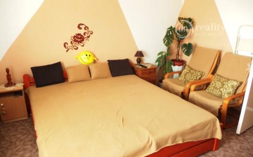 MAĎARSKO - HIDASNÉMETI -  KVALITNÝ 4 IZBOVÝ PODPIVNIČENÝ RODINNÝ DOM, GARÁŽ, ZÁHRADA