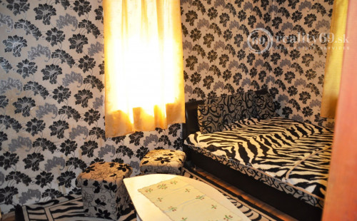 MAĎARSKO - ENCS PEKNÝ 3 IZBOVÝ DOM NA VEĽKOM POZEMKU..