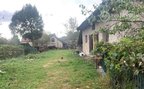 MAĎARSKO - KOMJÁTI 3 IZBOVÝ RODINNÝ DOM S VEĽKÝM DVOROM A ZÁHRADOU