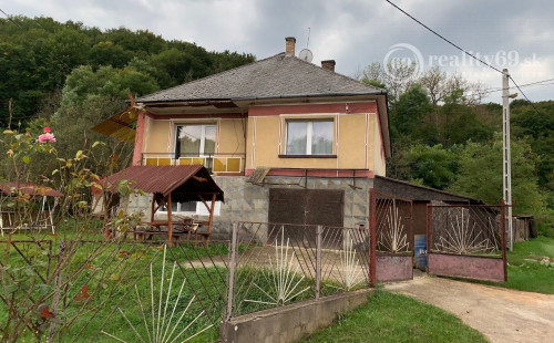 REZERVOVANÉ - MAĎARSKO - TORNASZENTANDRÁS 4 IZBOVÝ POSCHODOVÝ RD V KRÁSNOM PROSTREDÍ