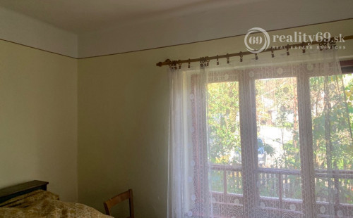 MAĎARSKO - ÉGERSZOG 2 SAMOSTATNÉ DVOJIZBOVÉ RD V PREKRÁSNEJ TICHEJ LOKALITE