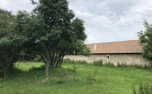 MAĎARSKO - TORNYOSNÉMETI STAVEBNÝ POZEMOK 1.319 M2 VŠETKY IS A STUDŇA.